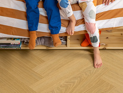 quick-step-vinyl-avhbu40360-herringbone-bedroom-floor-570x69